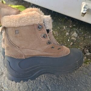 Northside Thermolite Boots Size 9